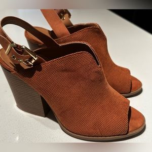 Worn a couple of times. Don’t really like them in me.